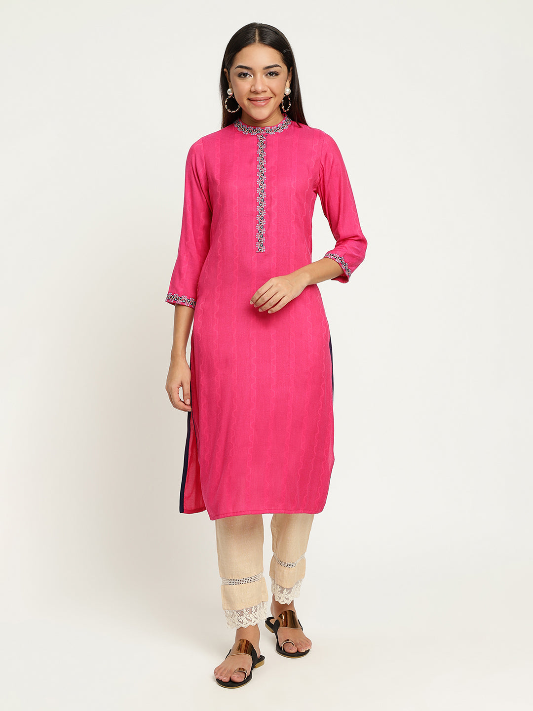 Women Fuchsia Embroidered Kurta.