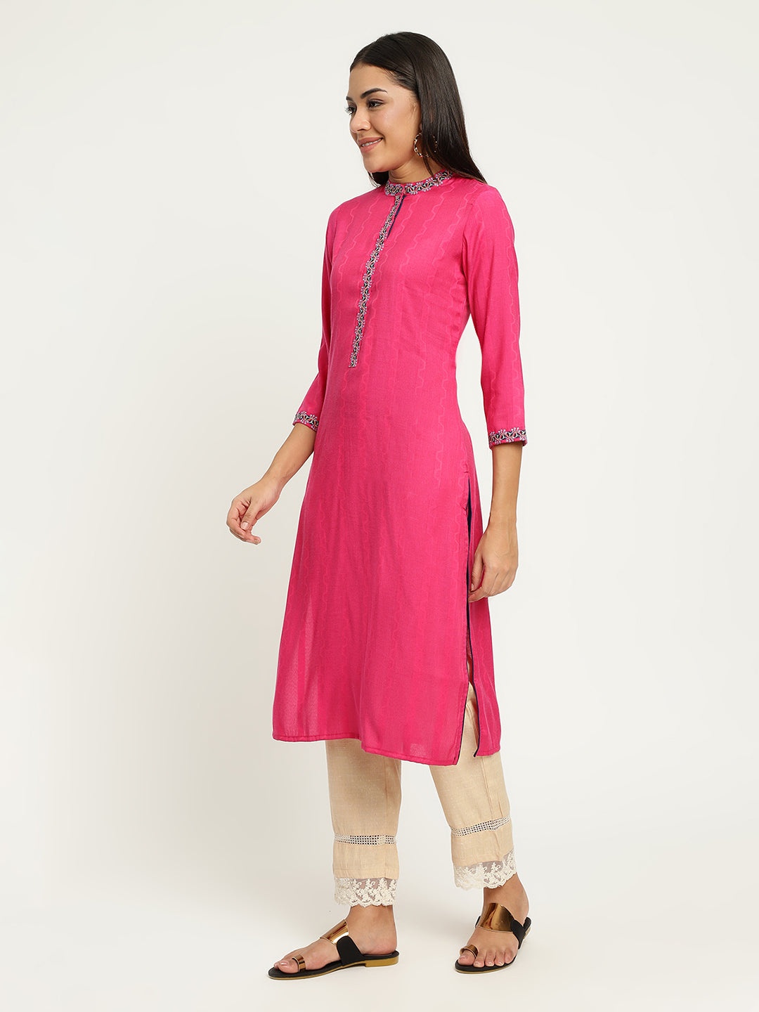 Women Fuchsia Embroidered Kurta.