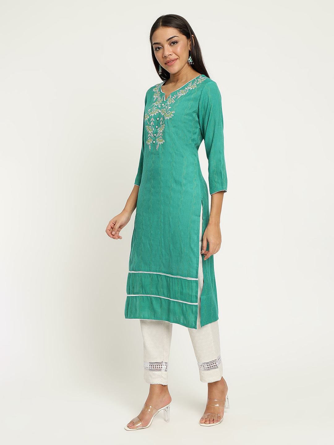 Be Indi Women Turquoise Embroidered  kurta