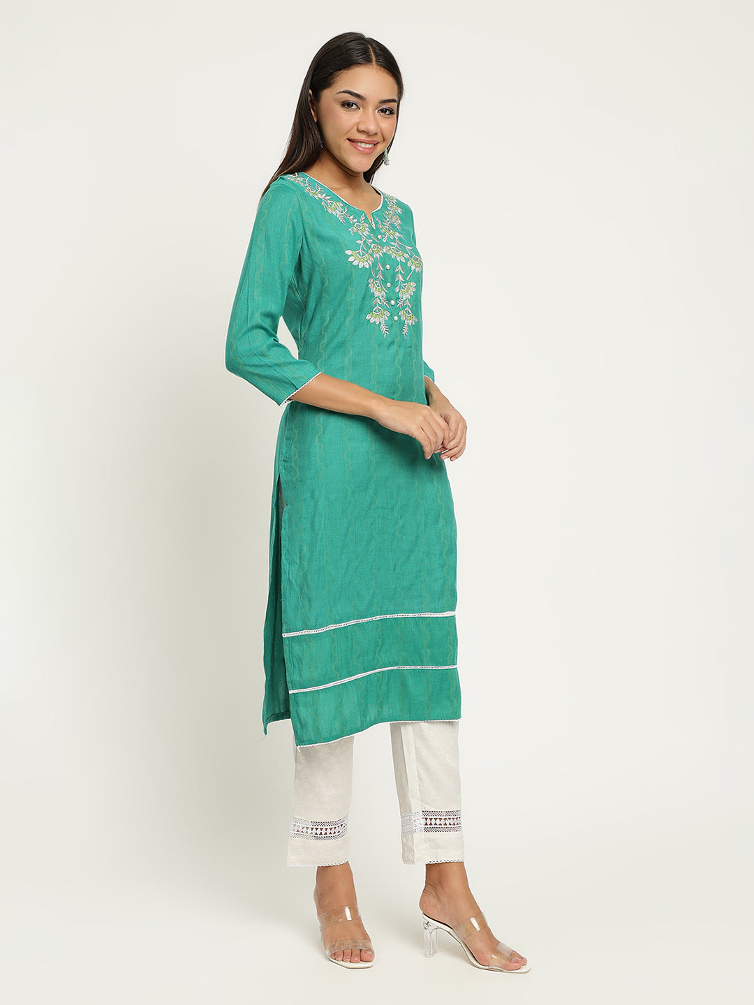 Be Indi Women Turquoise Embroidered  kurta