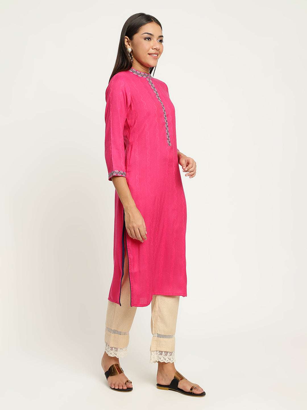 Women Fuchsia Embroidered Kurta.