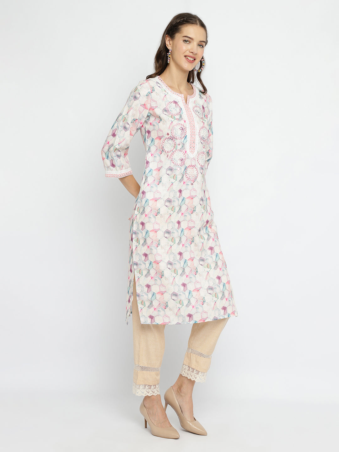 Women Off White geometrical printed embroidered kurta.