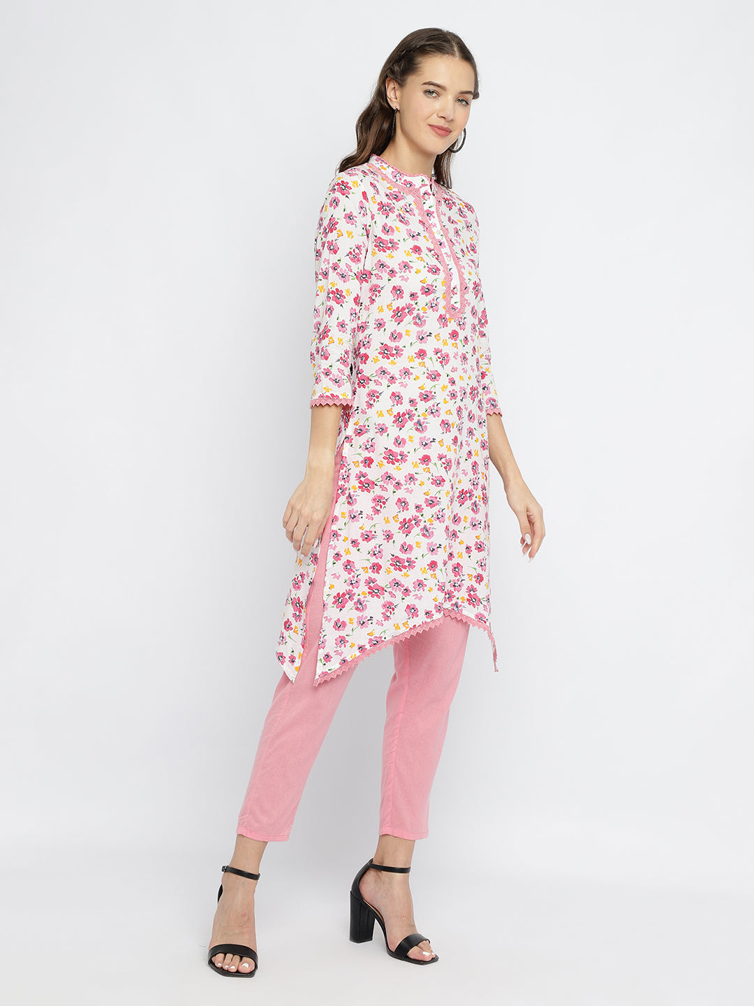 Women Pink  floral  Printed Asymmetric Kurta.