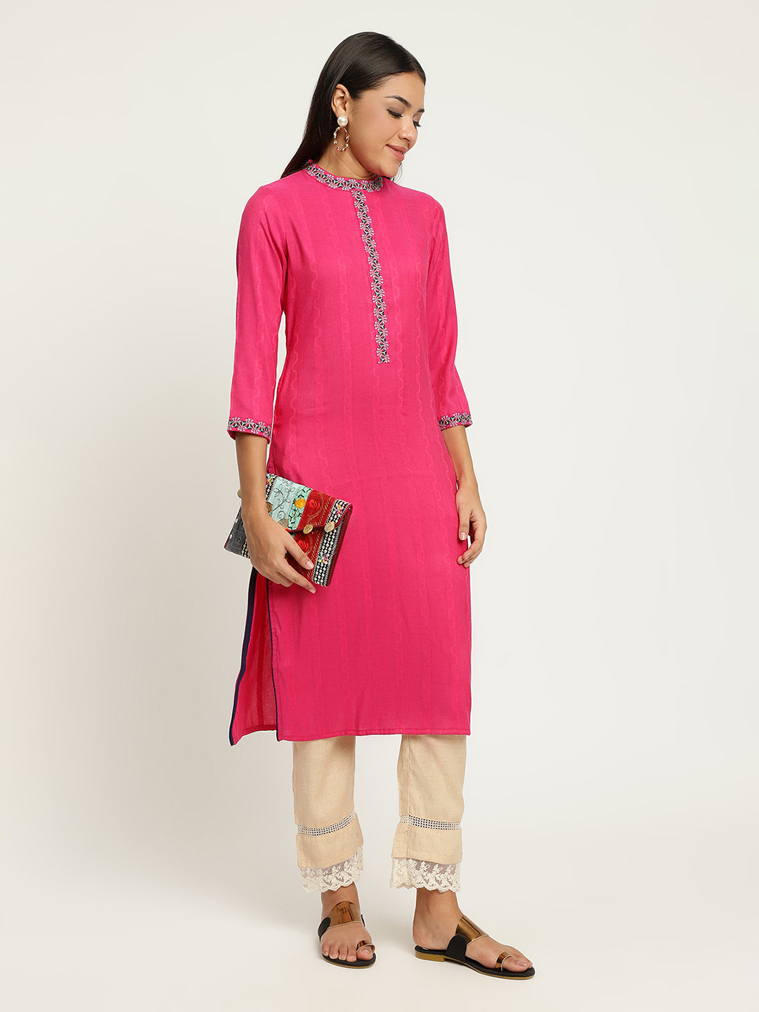 Women Fuchsia Embroidered Kurta.