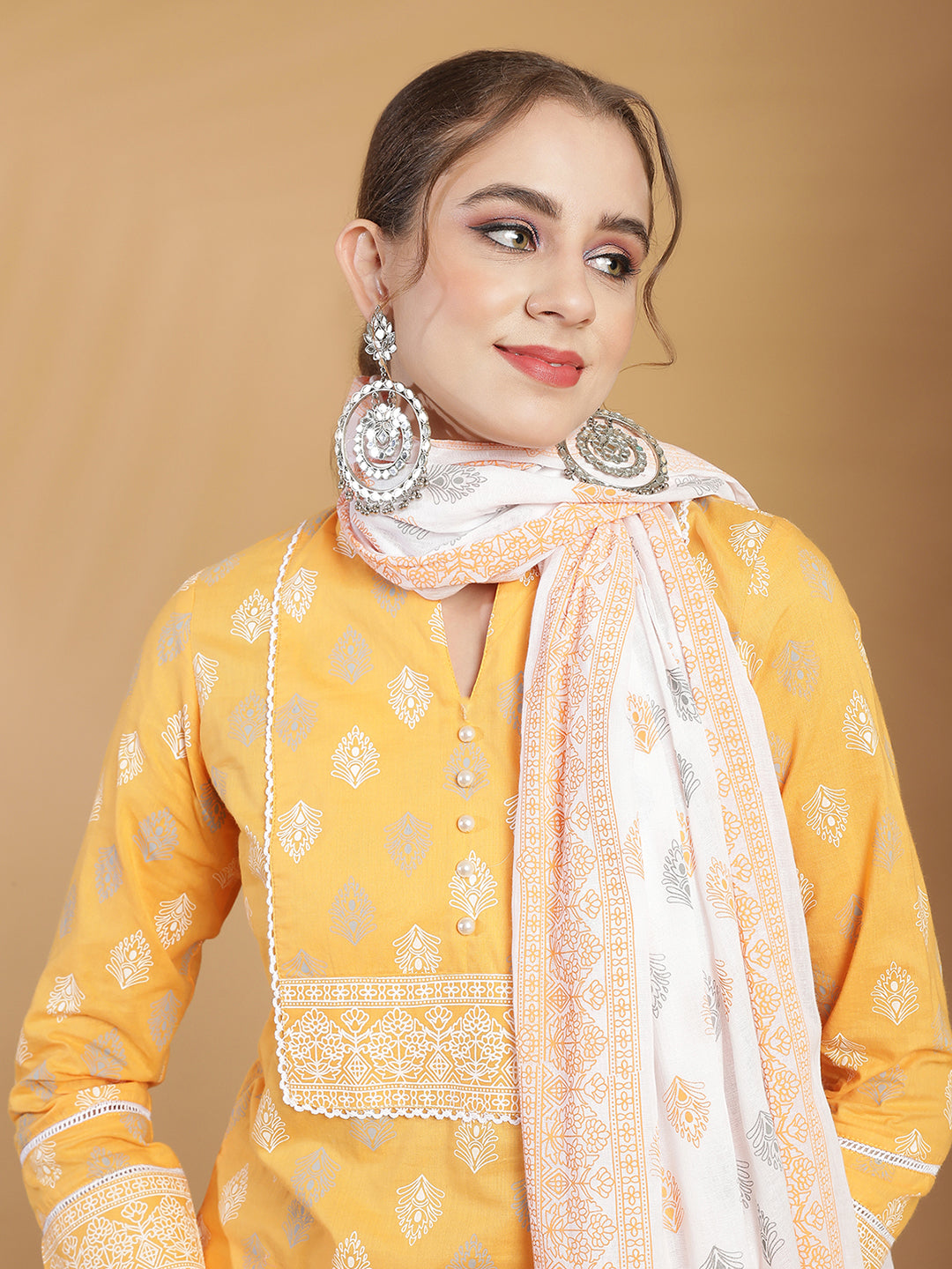 Yellow Ethnic Motif  Printed Kurta With Pant & With Dupatta.