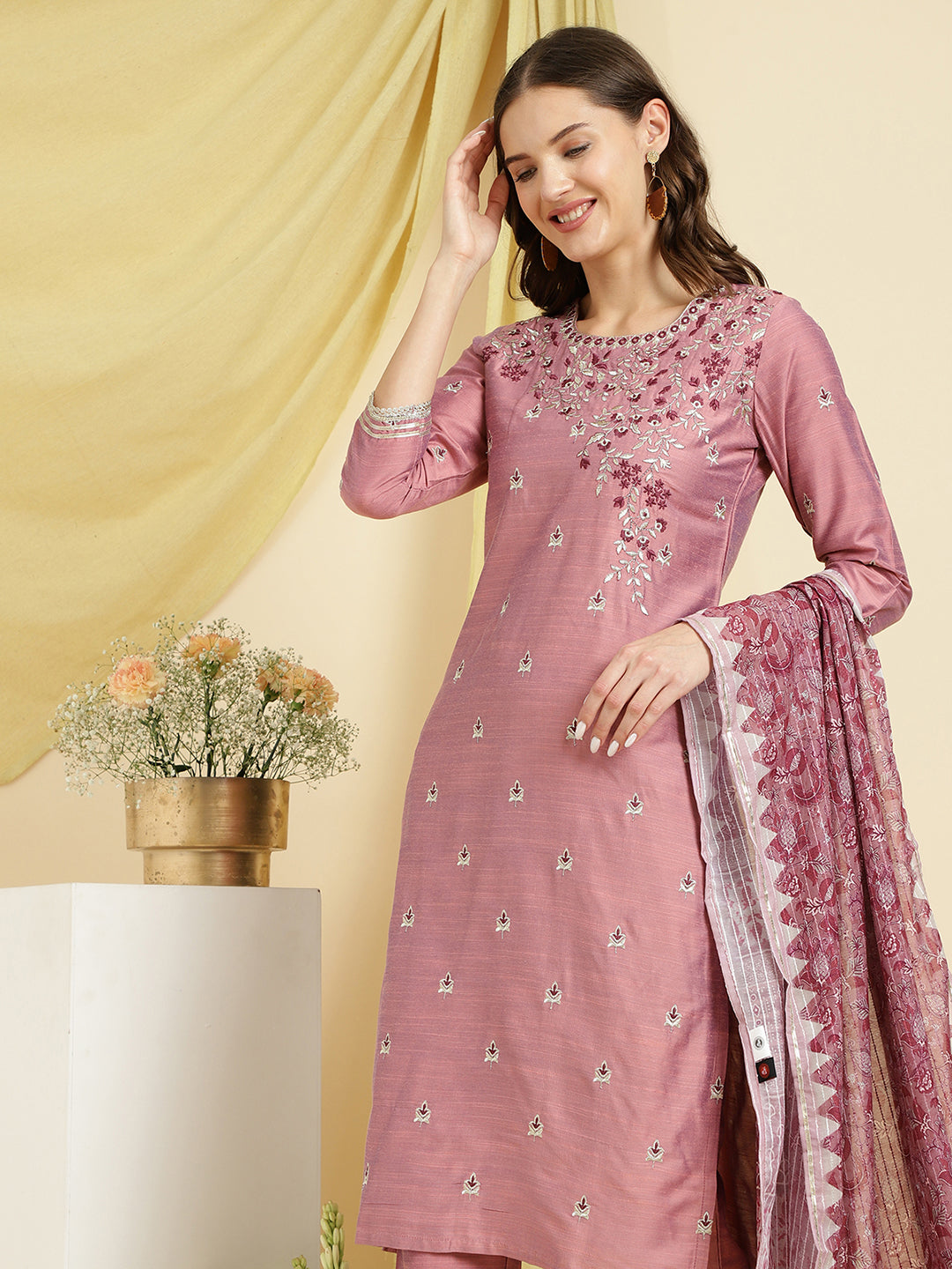 Women Purple Embroidered Kurta with pant & with Printed dupatta.
