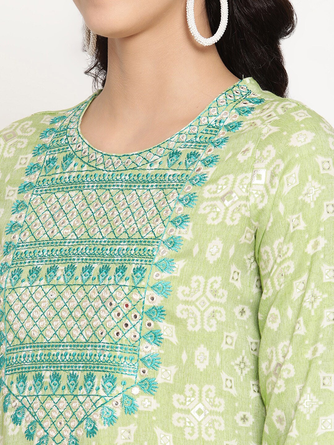 Be Indi Women Green Foil Printed Contrast Color Mirror Embroidered &Trim &Fancy Lace Detailing Kurta