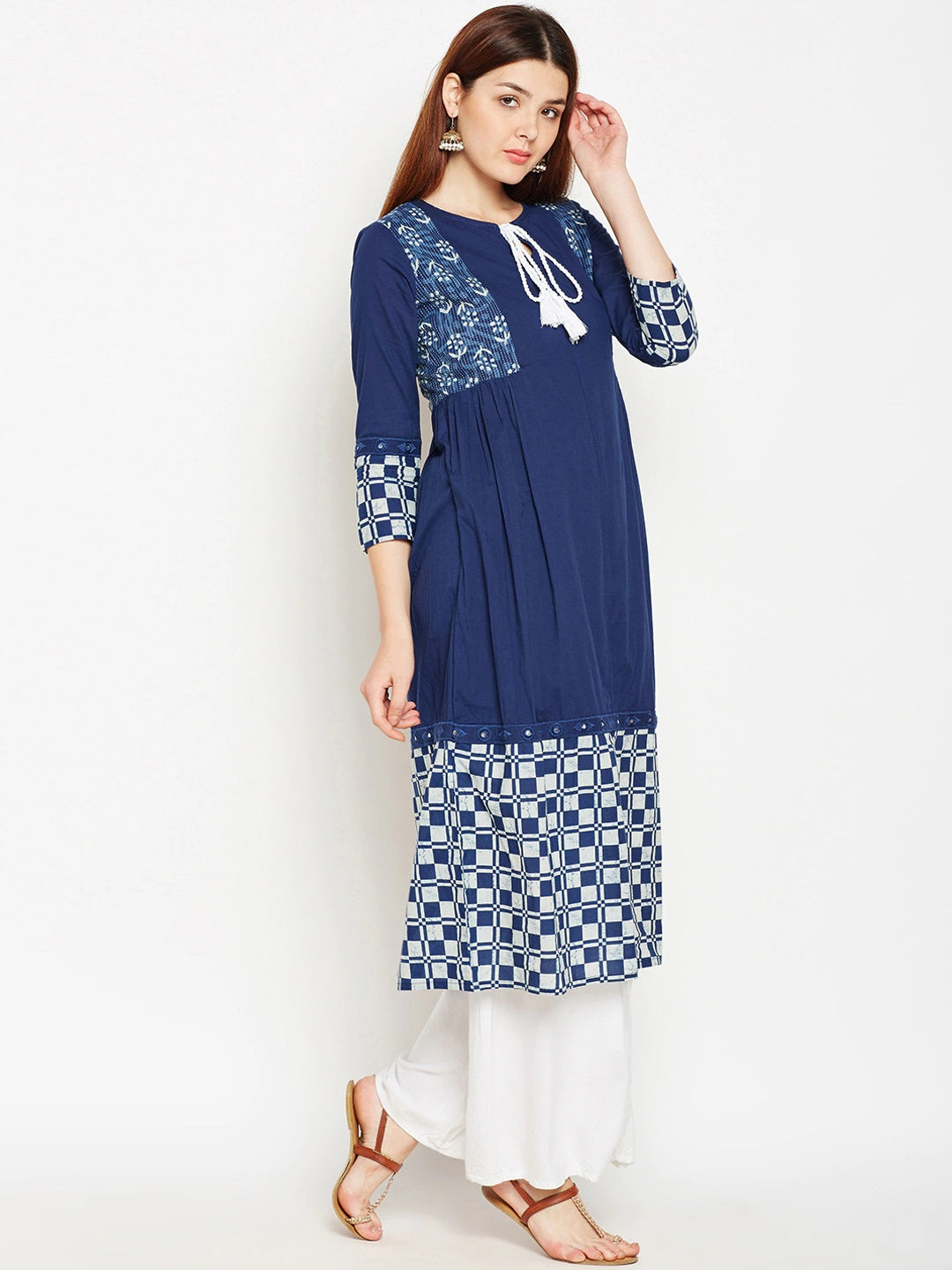 Be Indi Women Navy Blue Geometric Embroidered Keyhole Neck Thread Work Anarkali Kurta
