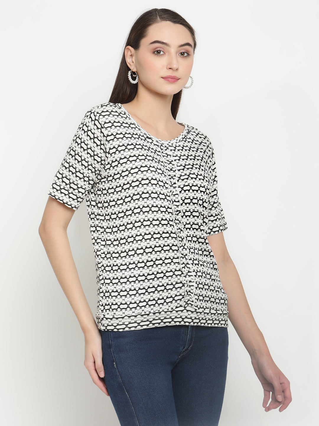 BeIndi Women Black & White Flat Knit Top