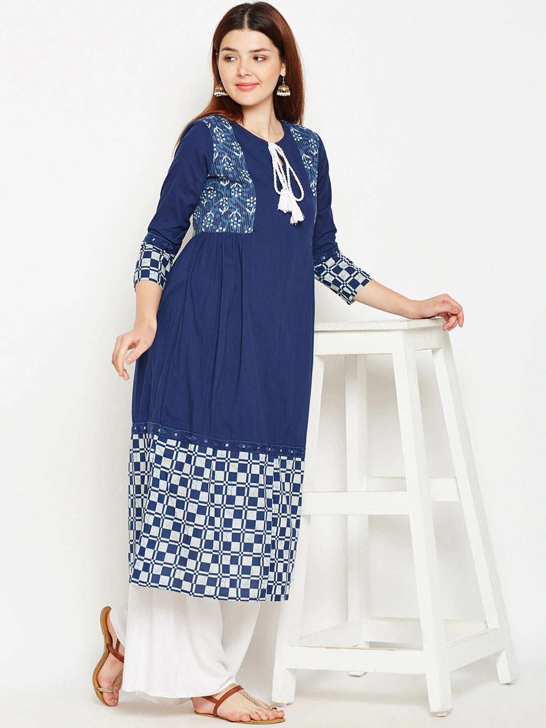 Be Indi Women Navy Blue Geometric Embroidered Keyhole Neck Thread Work Anarkali Kurta