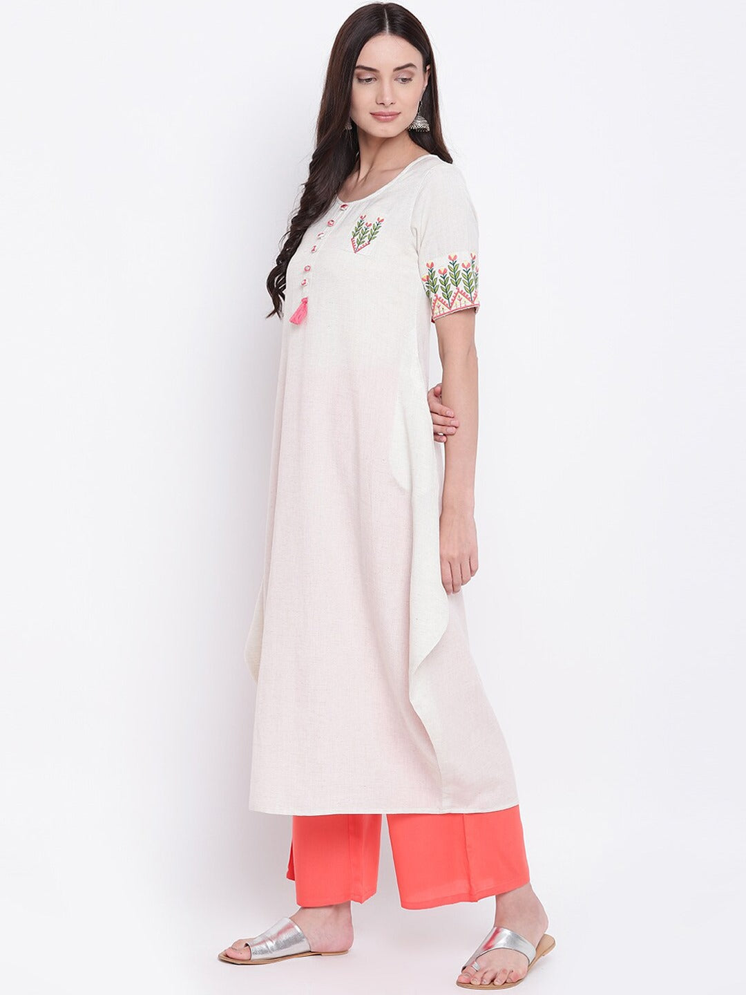 Be Indi Women Cream-coloured Floral Embroidered Kurta