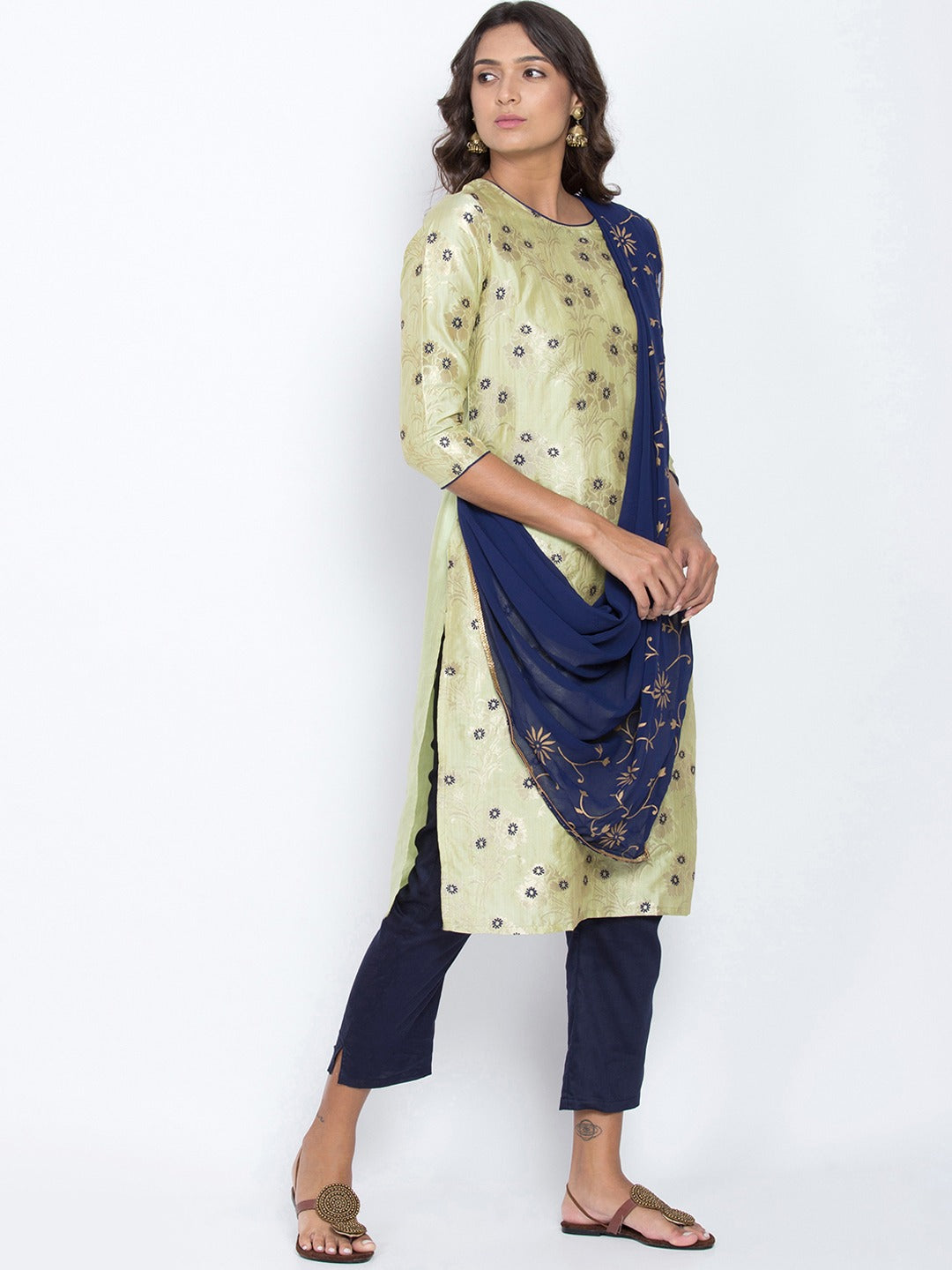 Be Indi Women Green Floral Jacquard Straight Kurta With Attached Dupatta