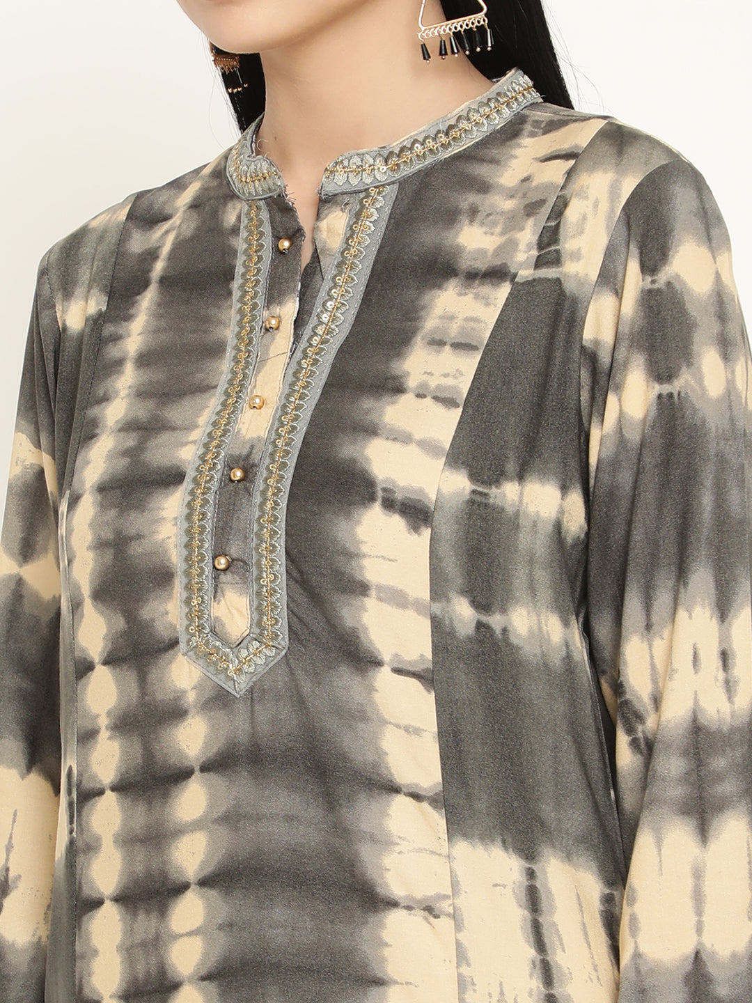 BeIndi Women's Grey Tie & Dye, Mandarin Collar Kurta With Princess Panels & Delicately Woven Lace.