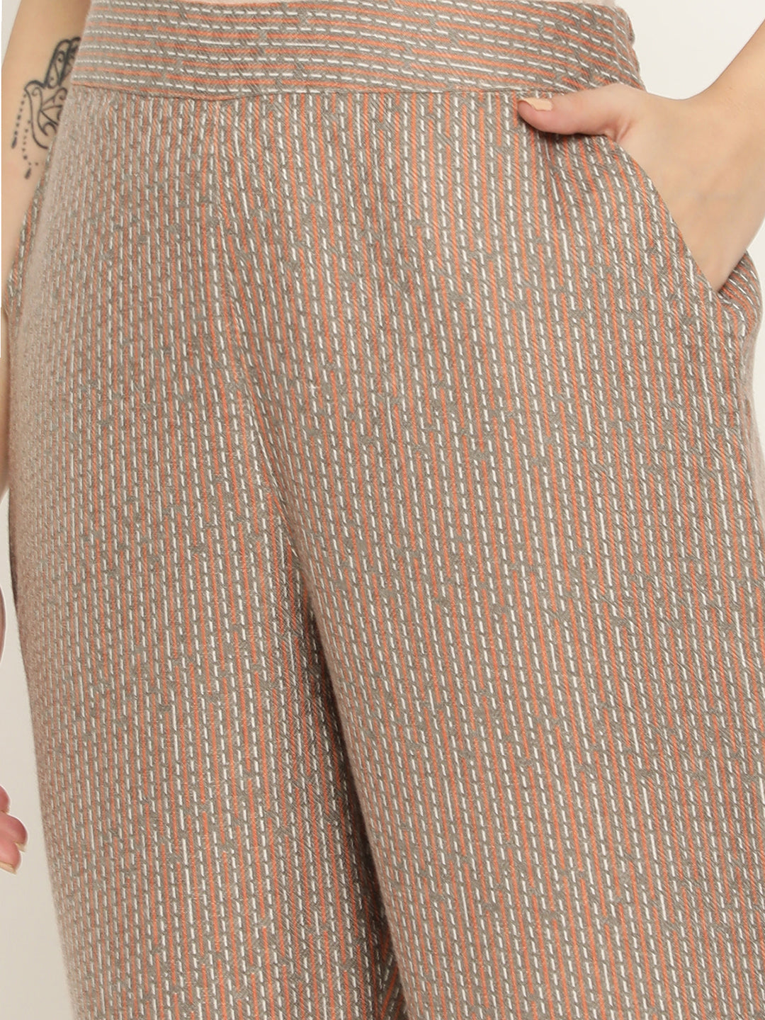 BeIndi Women's Beige & Orange Printed Pashmina Mandarin Collar Kurta,Cuff & Lace Detailing And Pant