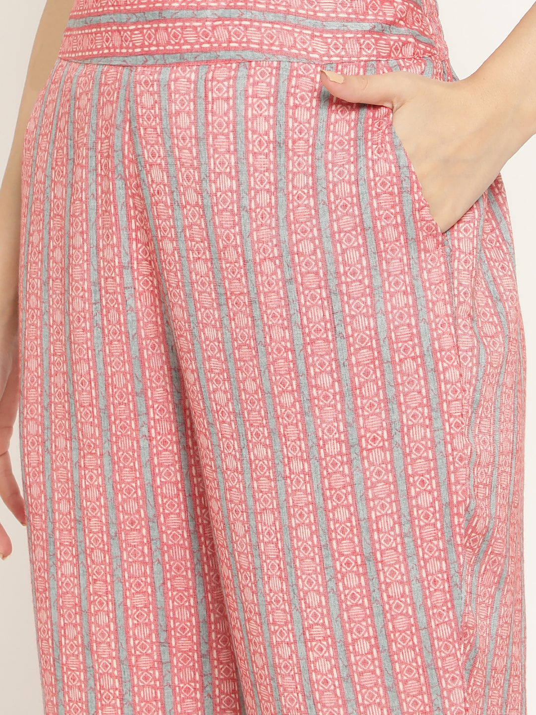 BeIndi Women's Sea Green Yoke Design Kurta With Delicate Sequinned Embroidered Thread Work And Pant