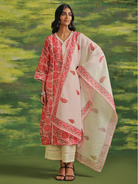 Be Indi Fashions: Where Tradition Meets Modern Expression