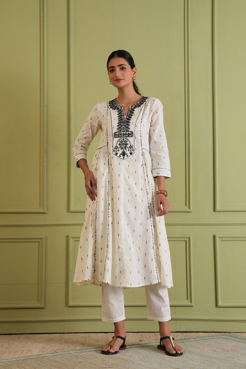 Noir Grace Kurta Set with Dupatta