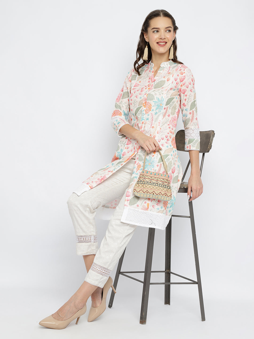 Women Off White floral A-Line Kurta.