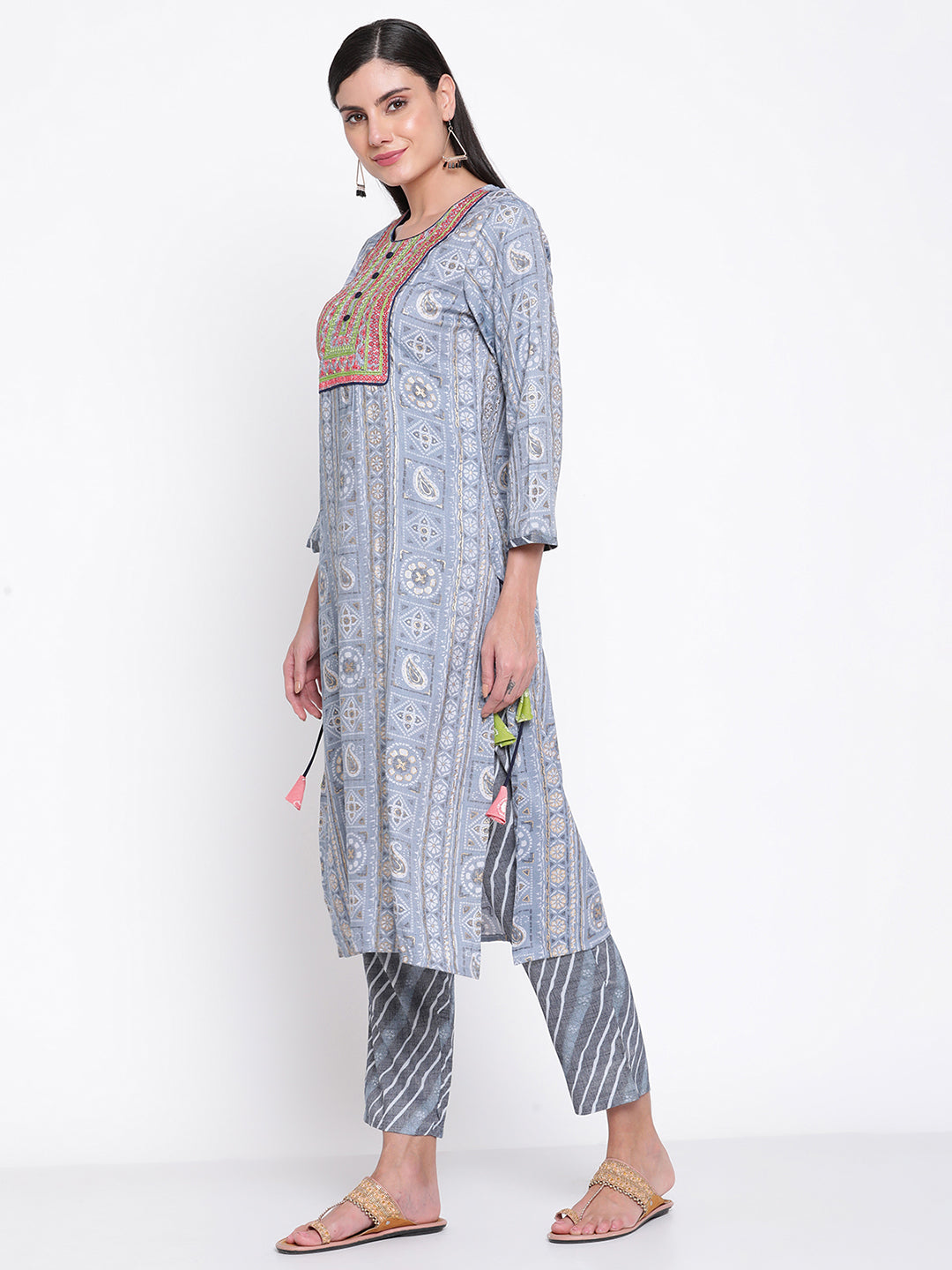 Be Indi Women Grey Ethnic Motifs Printed Panelled Patchwork Kurti with Trousers